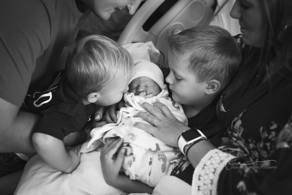 brothers meeting their baby brother for the first time oklahoma photography