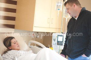 husband supporting wife during labor in oklahoma