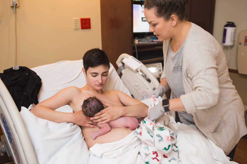 breastfeeding with the help of a doula oklahoma city birth photography