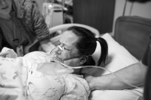 mom pushing in labor birth photography okc